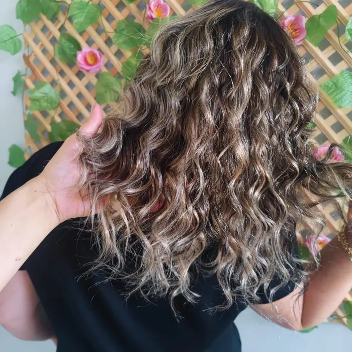 Ödemiş'te yapılan gelin başı modeli — Cansu Bayan Kuaförü Güzellik Salonu (1)