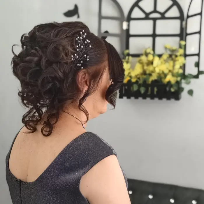 Ödemiş profesyonel makyaj uygulaması — Cansu Bayan Kuaförü (40)