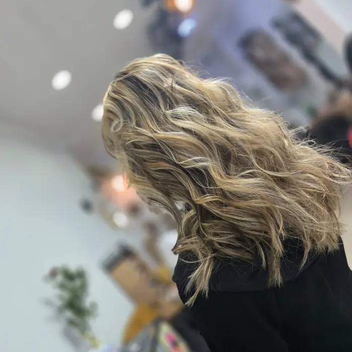 Cansu Bayan Kuaförü Ödemiş — salon çalışması (63)